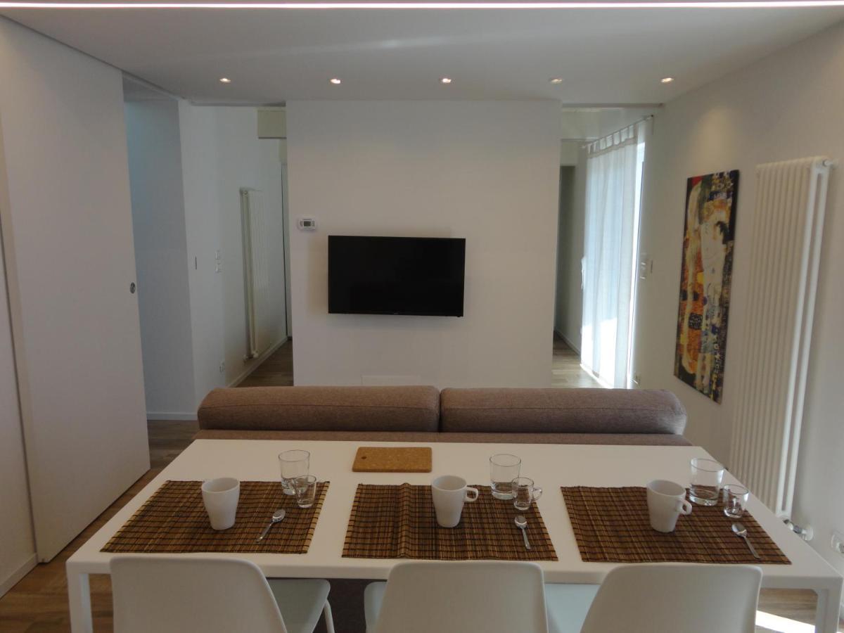 Casa Klimt Vicinissima Al Mare Parcheggio Privato Gratuito Se Disponibile Appartement Pescara Buitenkant foto