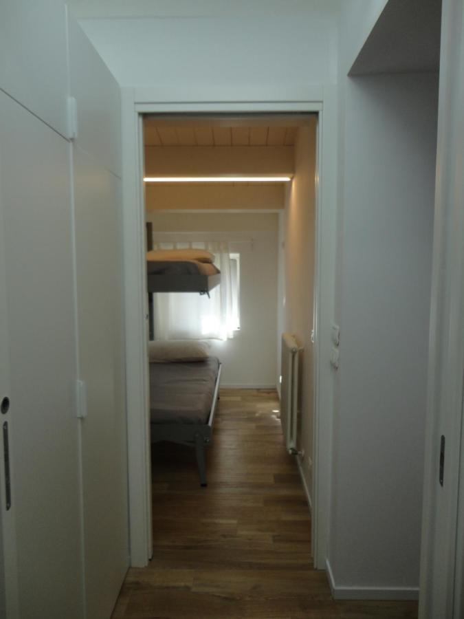Casa Klimt Vicinissima Al Mare Parcheggio Privato Gratuito Se Disponibile Appartement Pescara Buitenkant foto