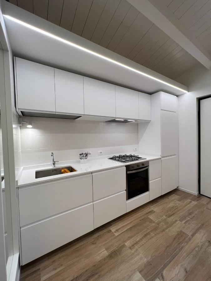 Casa Klimt Vicinissima Al Mare Parcheggio Privato Gratuito Se Disponibile Appartement Pescara Buitenkant foto
