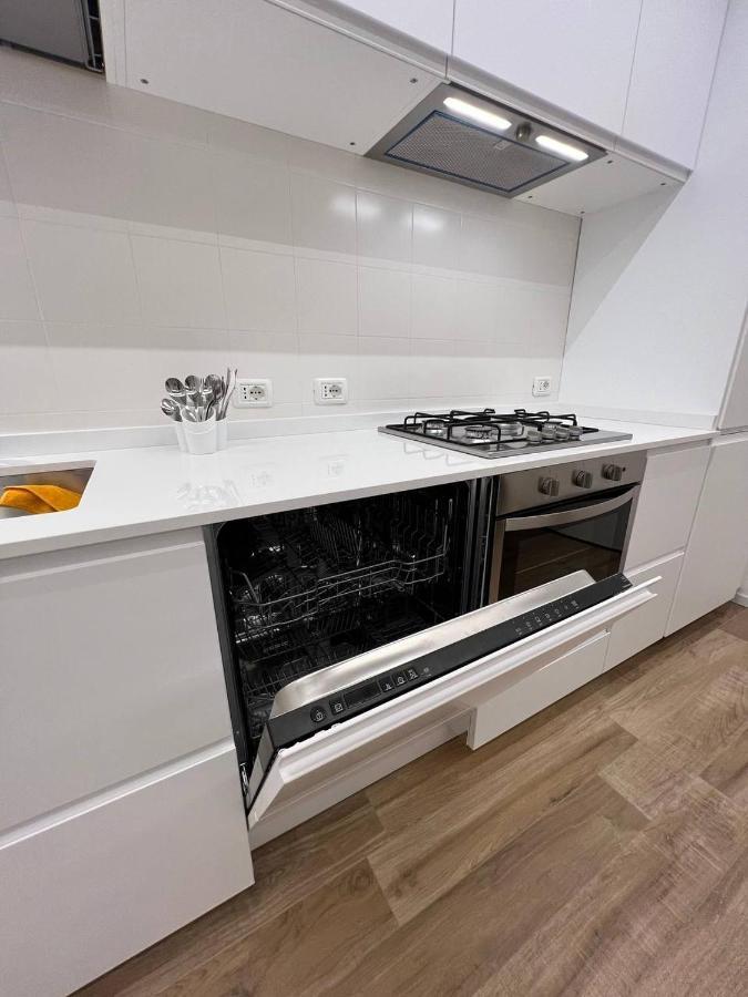 Casa Klimt Vicinissima Al Mare Parcheggio Privato Gratuito Se Disponibile Appartement Pescara Buitenkant foto